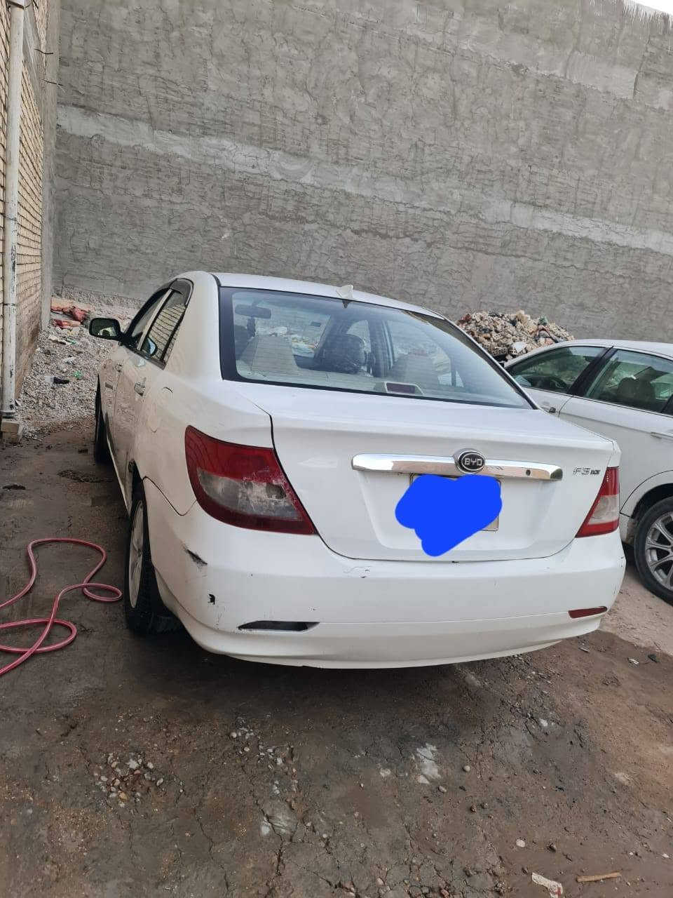 السلام عليكم سيارة BYD اف٣لبيع موديل ٢٠١٣ رقم واسط سنويه نهايتهه ٢٠٣٠  مشروع وطني باسمي كير اوتو بيه جاملغ يمنه امامي مصبوغ بلادي وجاملغ خلفي يمنه مصبوغ تبريد شغال كير ومكينه مكفوله مكاني بغداد الغزالية سعرهه ٥٨ وبيه مجال رقمي ***********
