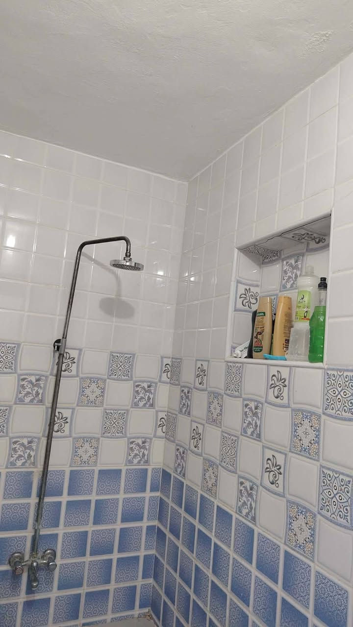 دار البيع رضويه سادسه بناء نضيف
المساحه90م طابق اونص
غرفتين صاله ومطبخ وتخاريج بناء طابوك
عالي عن شارع  السعر38وبي مجال
لستفسار ***********
