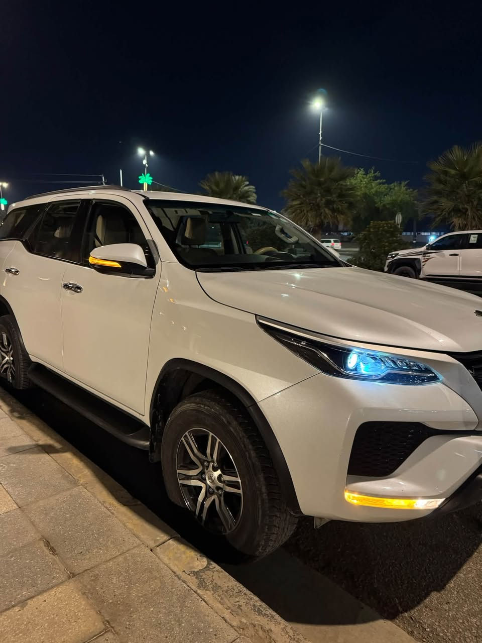 فورتشنر Fortuner موديل 2024
السيارة وكالة عبد اللطيف جميل 
شاشة تدعم ابل كار بلي واندرويد أوتو 
مري شفط 
الأضائة Led
محرك 2700
تبريد 3 قطع 
7 راكب 
ماشيه 26000 قابل للزيادة
3 وضعيات قياده ECO -Normal-Power
مثبت سرعه 
تحكمات ستيرن كاملة 
كامره خلفية 
حساسات أمامي خلفي 
H2 دفع ثنائي خلفي 
H4 دفع رباعي بسرعات عاليه 
L4 دفع رباعي للطرق الوعره 
السياره عليها نانو سيراميك ابو الضمان + تغليف كامل جلد من الداخل من أرضيه وكشنات 
رقم أربيل الدولي بأسمي 
السياره كفالة عامه عده شخوط بسيطه جداً بالدعاميه. مكاني كربلاء
السعر $300وبيه مجال 
للتواصل واتس ***********
