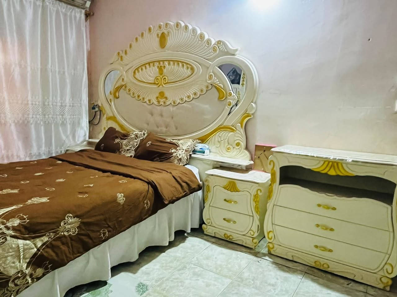السلام عليكم غرفة للبيع نجارة عراقية السعر1250وبيها مجال العنوان بابل حله ه‍ـ***********
