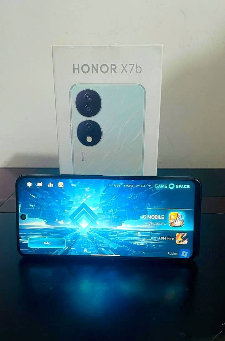 السلام عليكم شباب.. عندي جهاز (Honor X7b) للبيع أو المراوس،

 الجهاز بنظافة ممتازة جداً من الداخل والخارج وما بيه أي شلوخ أو ضربات بالشاصي.👍🏼

الملاحظات للأمانة أمام الله:الجهاز مفتوح الظهر فقط لتبديل زجاجة الكاميرا الخارجية (والكاميرا تصويرها شغال تمام).👍🏼

مبدل شاشة أصلية 100% (ألوان ولمس بلاد وسريع جداً والخدوش اللي تشوفوها بالصورة هي فقط باللاصق الخارجي يعني الشاشة جوة جديدة).❤️‍🔥🔥

الجهاز وحش بالبطارية والأداء،🔥

 ويجي وياه كامل ملحقاته (الكرتونة والشاحن الأصلي مالته).👍🏼

الموقع: بغداد / الأعظمية - السبع أبكار (قريب من ديوان الوقف السني).📍

البيع لأعلى سعر، أو للمراوسة بـ (Poco X6 Pro) 
 مستعمل ونظيف مع دفع الفرق المناسب🔥

💵السعر:(100،000الف دينار🔒)💵

🔴🔴للطلب او الأستفسار (***********)🔴🔴

يوجد توصيل لجميع محافضات العراق📦

📦التوصيل 5،000دينار عراقي📦
