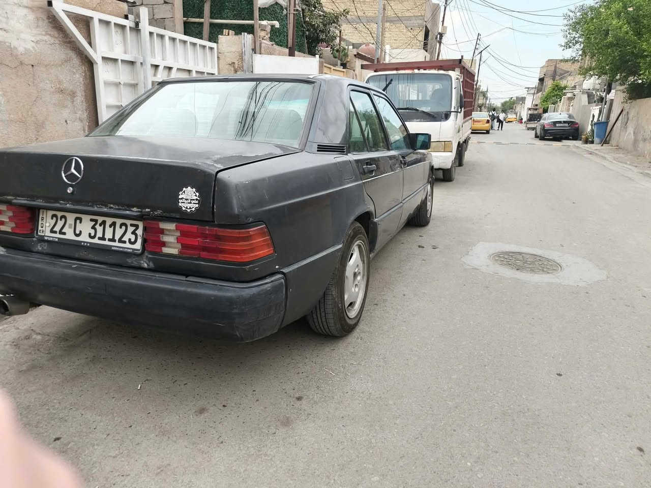 السلام عليكم 
مارسدس 190 موديل 91 رقم اربيل سنوية ل30 باسمي تريد تحويل أو وكالة بيها كير ومكينة vvt  2.5 تبريد نقص راديتر  وهذا كشرها كدام العين كلب واقتنع وتدلل سعرها 37 مكانها بغداد الشعب ت *********** ابو سجاد
