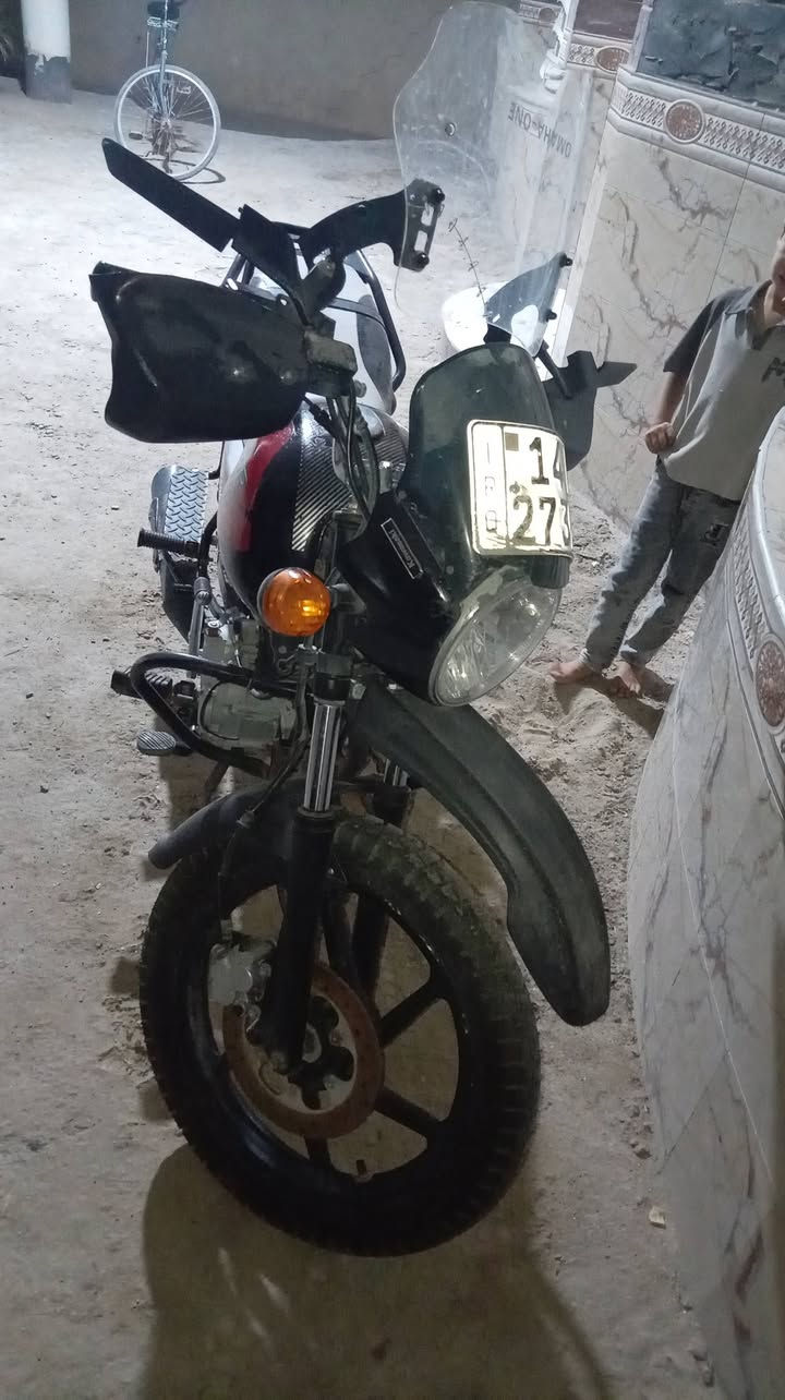 السلام عليكم بوكسر مديل ٢١.رقم وسنويه بسمي بيها خيط تبخير
السعر مليون و٨٠٠ وبيها مجال للاستفسار الاتصال على الرقم ***********
