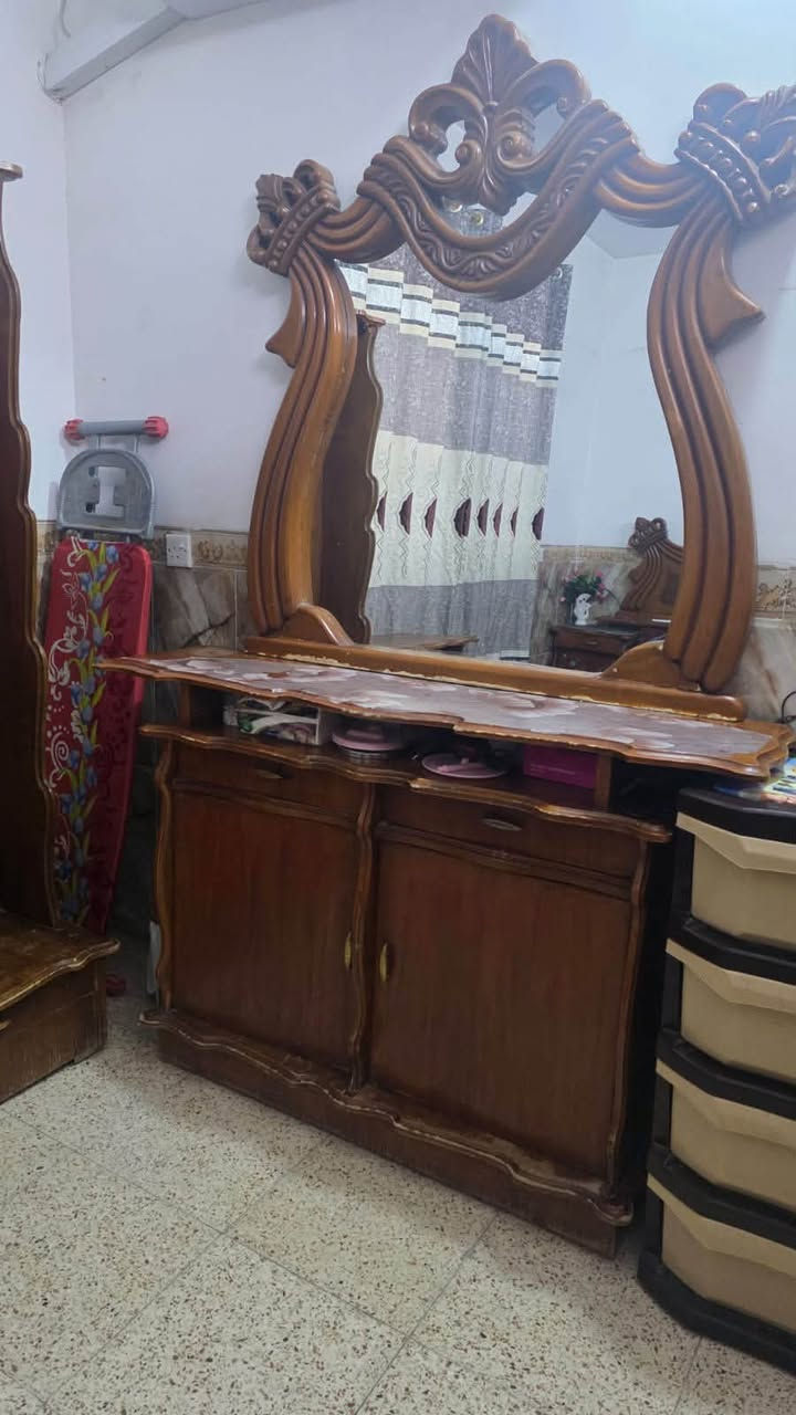 غرفه اخشاب صاج وجه وكفة السعر 750 الف وبيها مجال مكاني بغداد الشعب 
771 673 0470
***********
