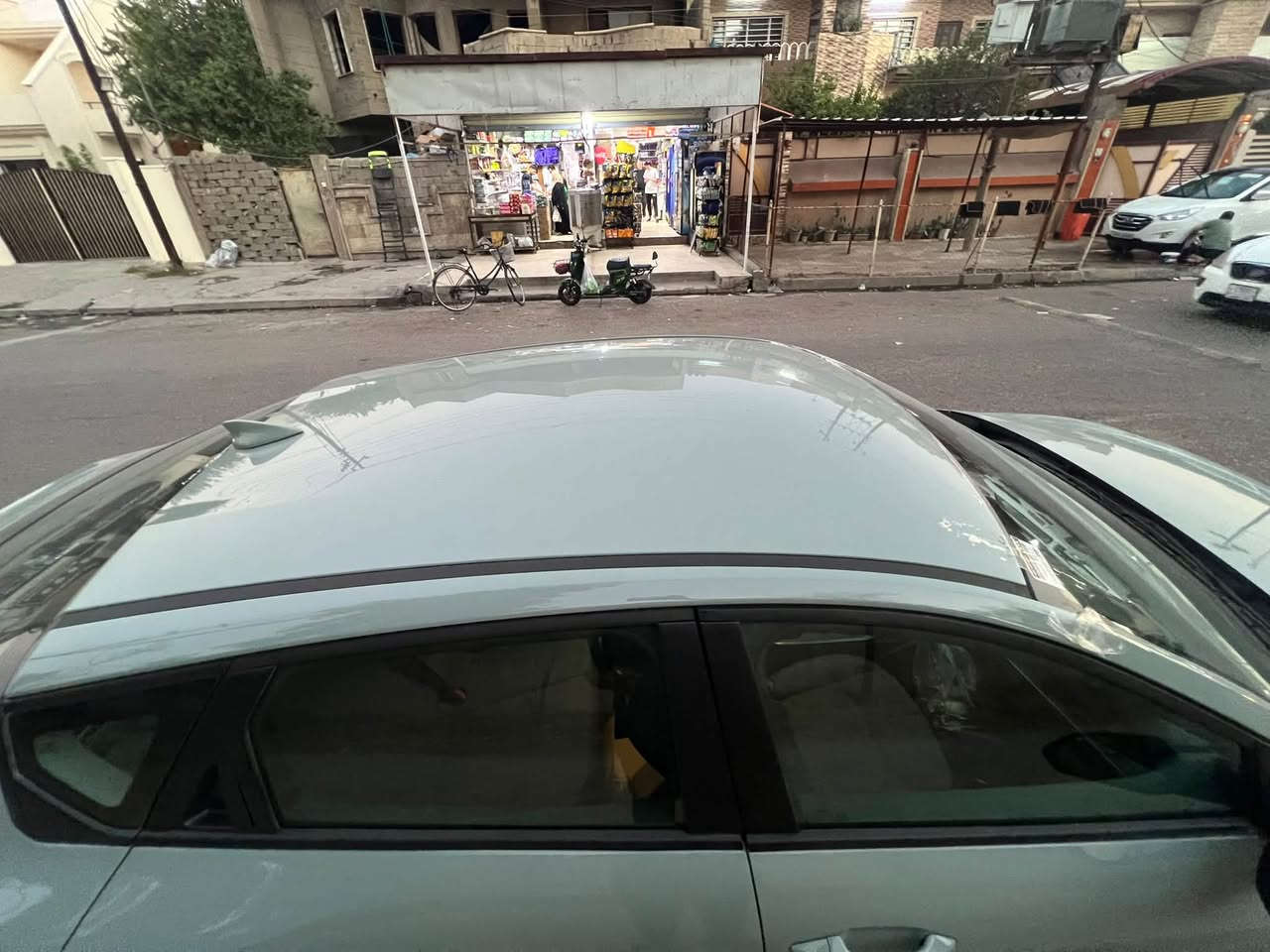 السلام عليكم
كيا كي فور ٢٠٢٥ 
السياره دخول جديد بعدها كاتي 
ضررها جاملغ فقط وحافة الباب بارد 
تحكمات ستيرين تشغيل بصمة تشغيل عن بعد هندبريك كهربائي 
السيارة احلى من الصور ماشية ٢٦٠٠ فقط 
لونها مميز 
شرط التحويل 
***********
***********

