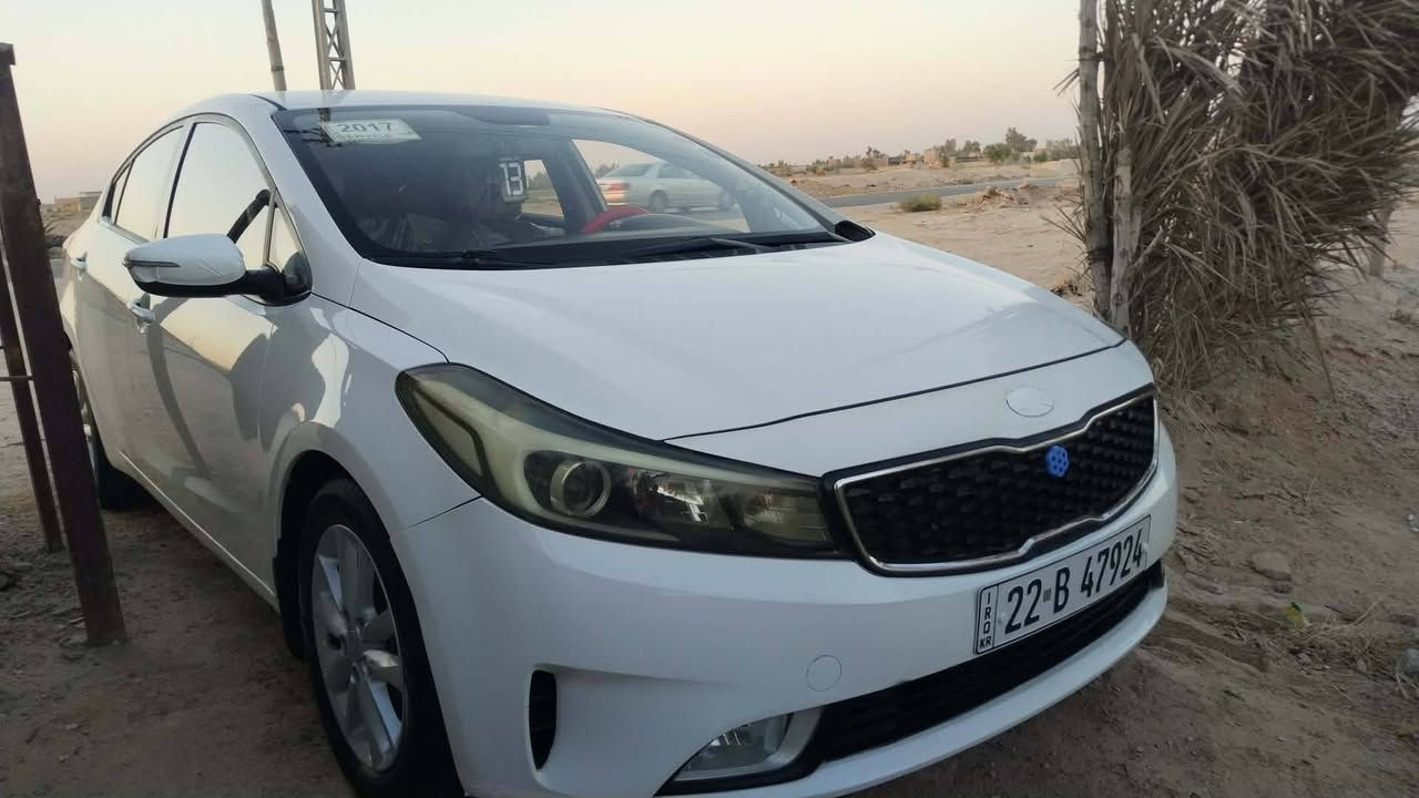 السلام عليكم سيراتوو البيع مديل 17 سيارة جاهزة وجديدة كلش بيهه ٣ قطع صبغ الباب وجاملغ ضربه دراجه مكينه كير حداديه تبريد كفاله برغي مامفتوح بيهن سنويه ورقم جديد قبل شهرين سويتهه مكاني كربلاء السعر 120 وبيهه مجال قليل ***********
