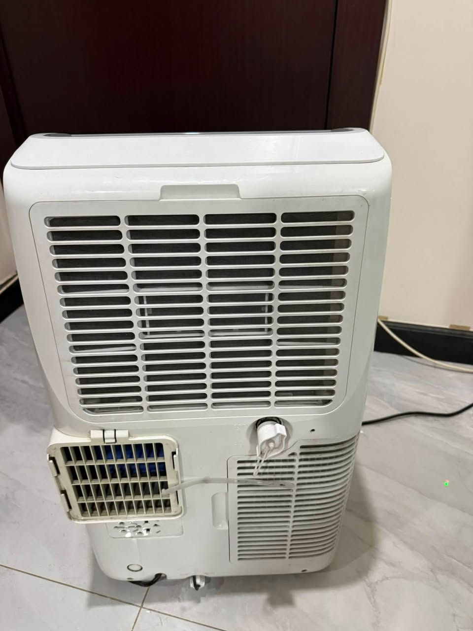 سلام عليكم سبلت متنقل TCL  واحد طن نضيف جداً  بعدة حتى بلنايلون و مداخل اي تصليح و مابي اي عطل غراضة كامله و مابيها اي نقص مثل ماموضح بلصور تجي تشوفه تفحصه اذا مو ثلج لتاخذة و يشتغل تبريد و تدفئة  سعرة 250 و بي مجال بسيط مكاني بغداد للتواصل ***********
