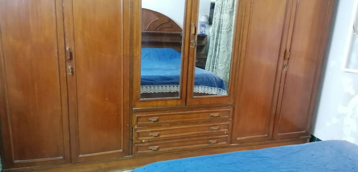 للبيع
غرفة نوم نفرين خشب صاج تصنيع عراقي مكونة من 6 قطع :

# كنتور 6 أبواب مع ملحق علوي.. (الأبواب الوسطية تحتوي على مرآة على كل باب ومجرات عدد 3 في الأسفل)
# تخت نفرين قياس 200 سم * 170 سم مع ملحق رأسي منفصل بطول 3 متر
# ميز تواليت مع كرسي جلوس طابورية
# زاوية تعليق ملابس
# كوميدي عدد 2

الفتح والنقل على الشاري
لايوجد توصيل
الاتصال على الرقم *********** او على الخاص ماسنجر
ملاحظة... لن يتم الرد على التعليقات

السعر //  900 ألف دينار

