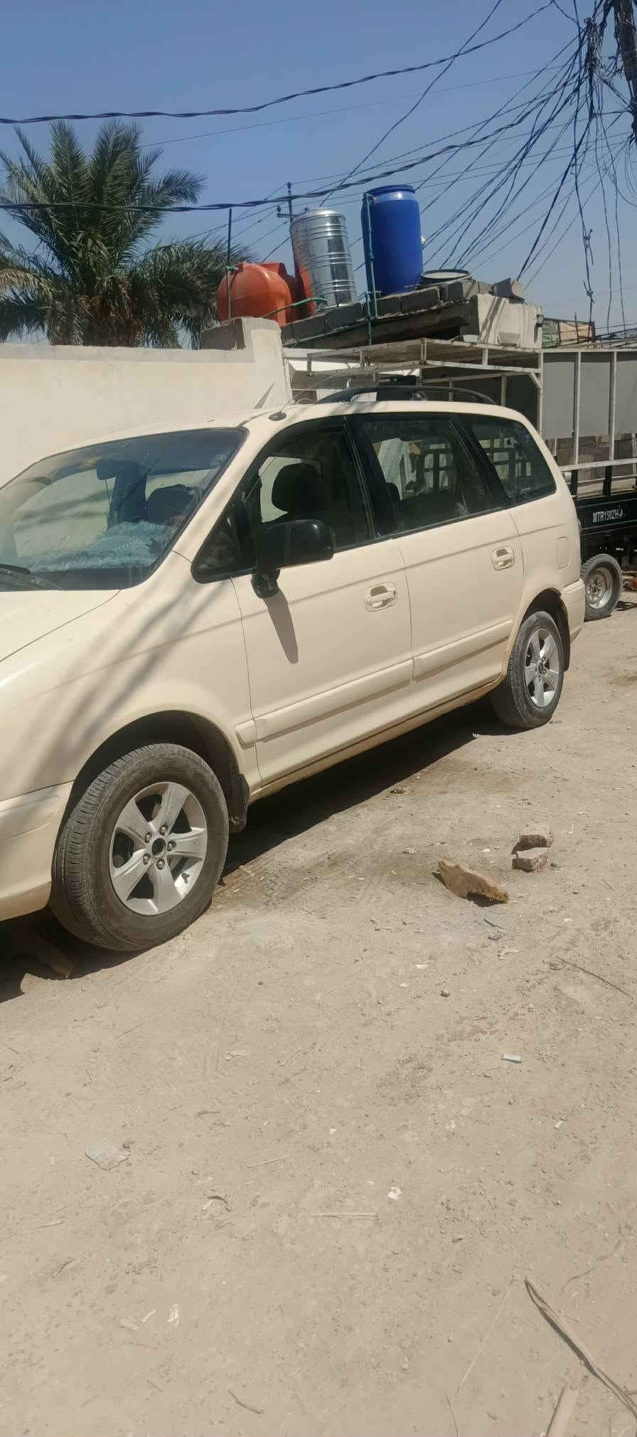 السلام عليكم هونداي تراجيت للبيع مديل 2006
بديه حلو يخبل مصبوغه جماليه اثر جراد مكينه وكير بل صندوك كهربائيات كلهاا شغاله  تبريده شغال هوزه بس غاز سنويتها لل27 السعر 70وبيهاا مجال رقمي *********** مكاني نجف بل كوفه
