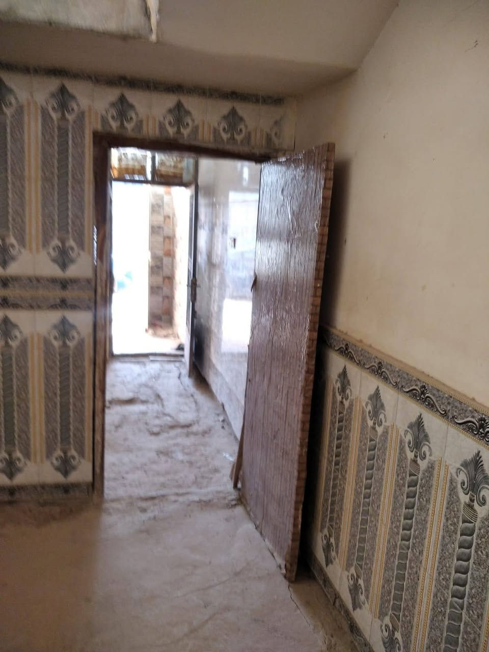 🏡 للبيع – دار سكن
📍 الموقع: بابل – الحلة – ابو خستاوي (قرب مدرسة حمائم السلام)

📐 المساحة: 80 متر مربع.

🏠 تفاصيل الدار:
• غرفتان.
• صالة.
• هول.
• مطبخ.
• طارمة.
📞 للاستفسار ***********
