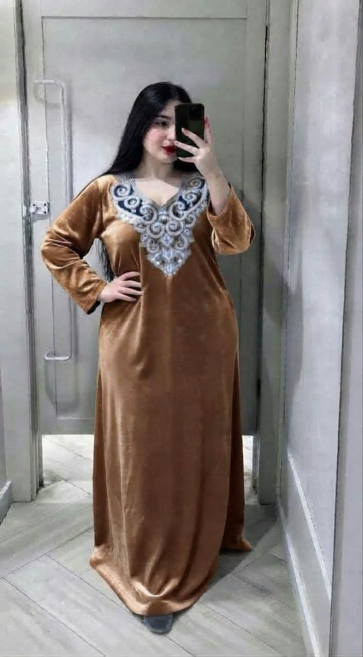 مخمل غزالي • مطرز صدر • مقاسات L XL XXL
