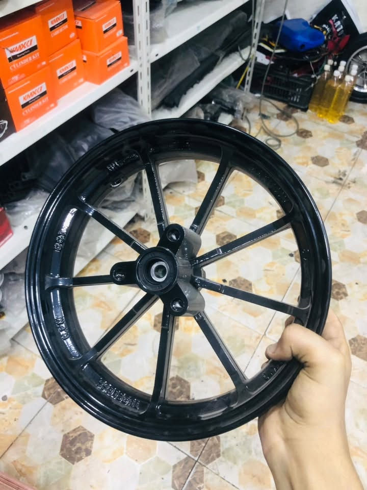 ماكس ١٢٠ • عدله • بوليس
