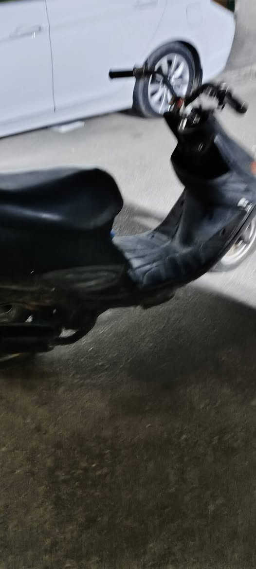 سلام عليكم دراجه للبيع بيجي 9 زروف للبيع السعر خاص تواصل ***********
