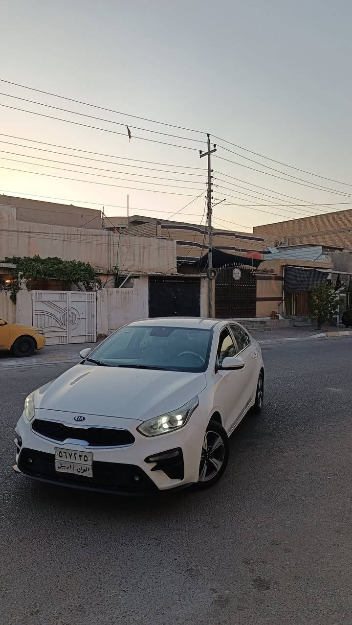 سلام عليكم للبيع سيراتو 2019
رقم اربيل باسم شركة تحويل او كاله 
مكفوله عده بارد شي بسيط بين البابين 
السيارة فول مواصفات عده الفتحه
بصمه 
تشغل عن بعد 
اشاير بلمري مري شفط
تحكم استيرن فول 
5ويل كروم
لد امامي خلفي
داخل لونين
محرك1600 دوش مامفتوح 
حساسات امامي خلفي 
السعر 140 وبيه مجال شي بسيط
مكاني كربلاء 
الاتصال 
*********** واتساب متواجد
