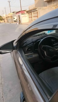 نقل طلاب/طالبات • جامعة الشرقاط • سيارة حديثة