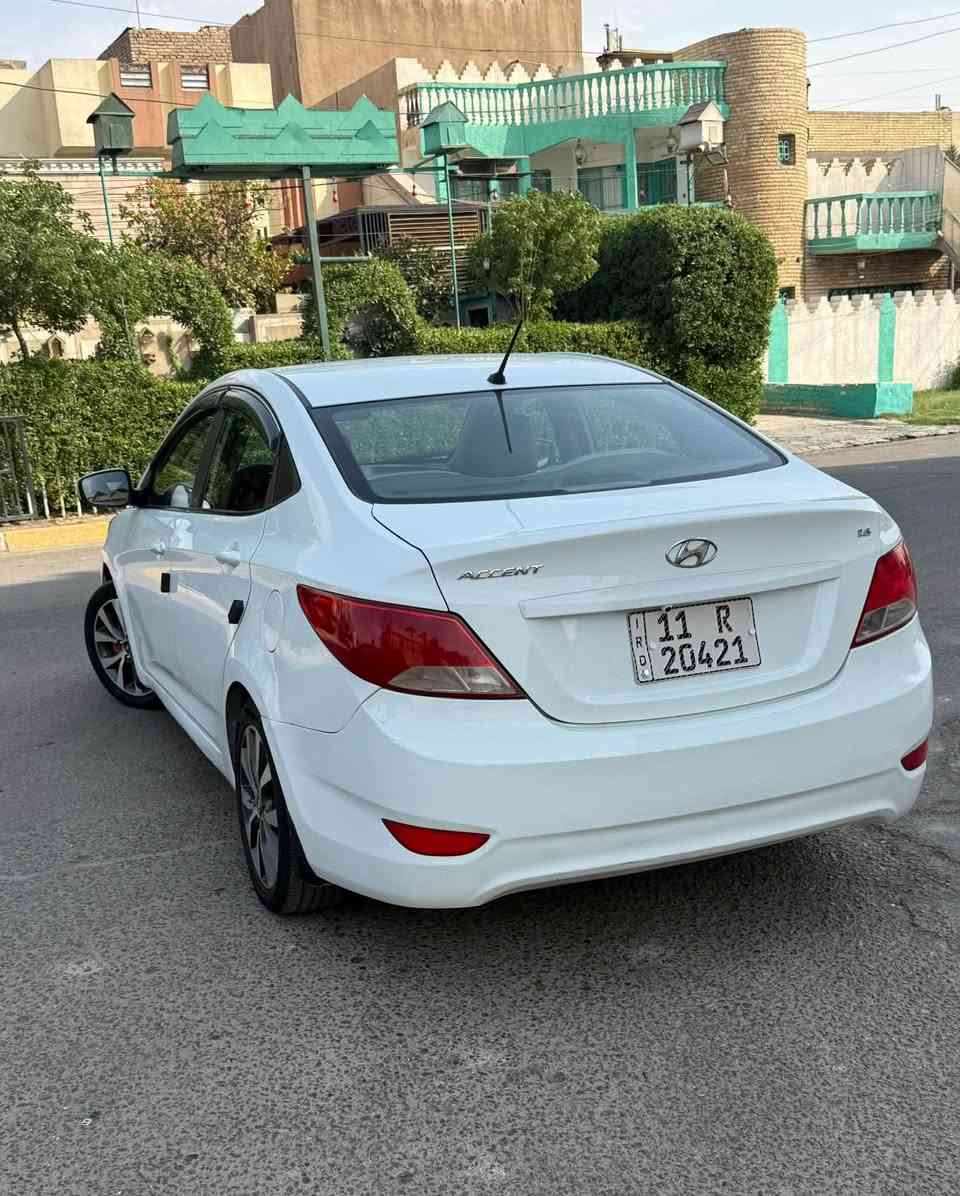 السلام عليكم
اكسنت 2016 خليجي
محرك 1600 دوش
كير at 
تبريد ثلج ❄️ 
صدر امامي جديد
صدر خلفي جديد
ماشيه 117km
تخم تاير جديد
فتحة سقف
نظام Eco
لايت زنون
اشاره بالمري
تحكمات ستيرن 
شاشه وكامره 
السياره فول ماعده البصمه
السياره حلوه ونضيف
بيها صبغ دوس وشويه بالباب
السونار داخل المنشور 
السعر 102وبيها مجال قليل 
البياع او تقاطع درويش
***********
