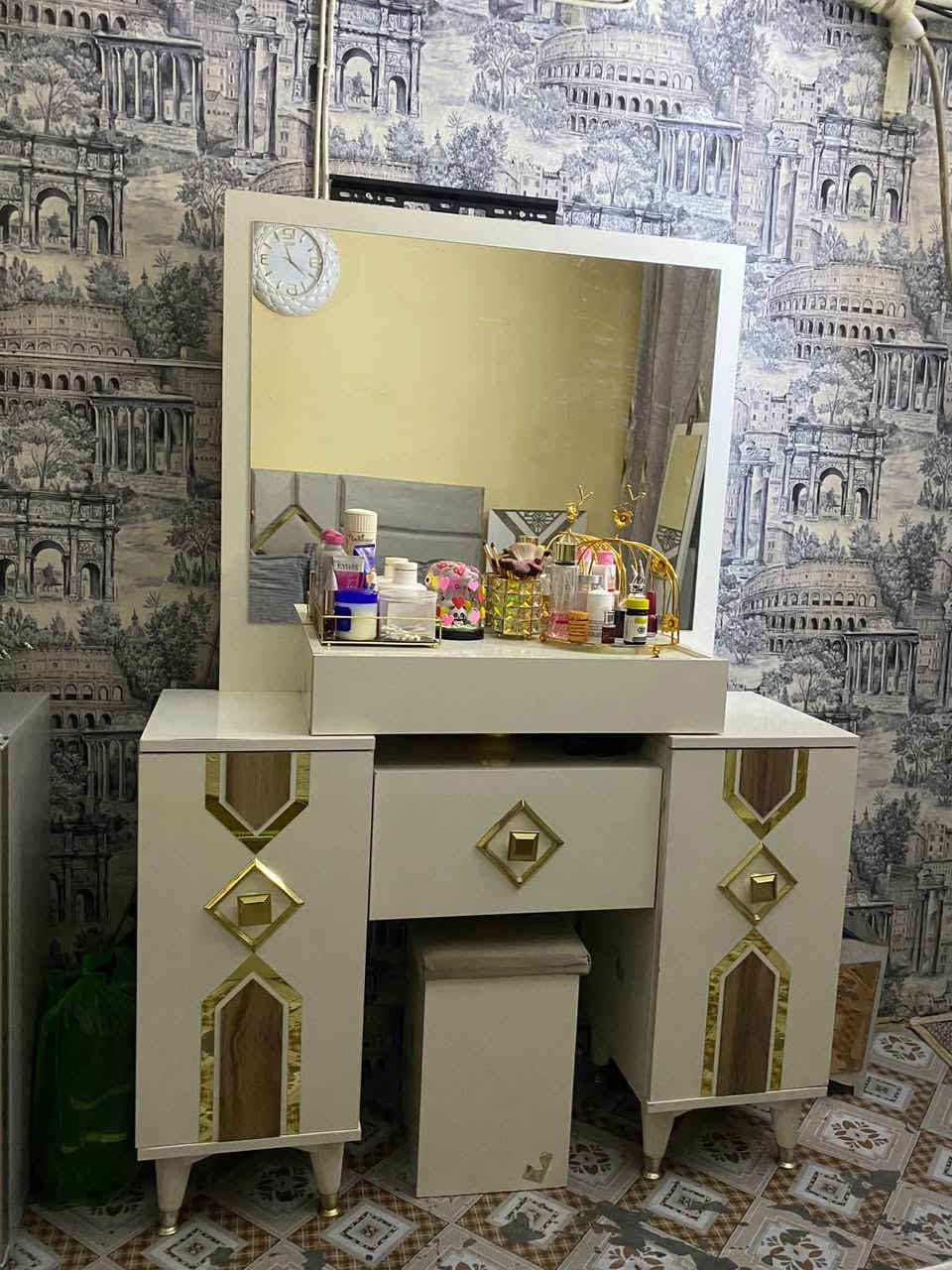 سلام عليكم غرفه تركيه سبع قطع نظافه 99 مستعجل تواصل ***********

