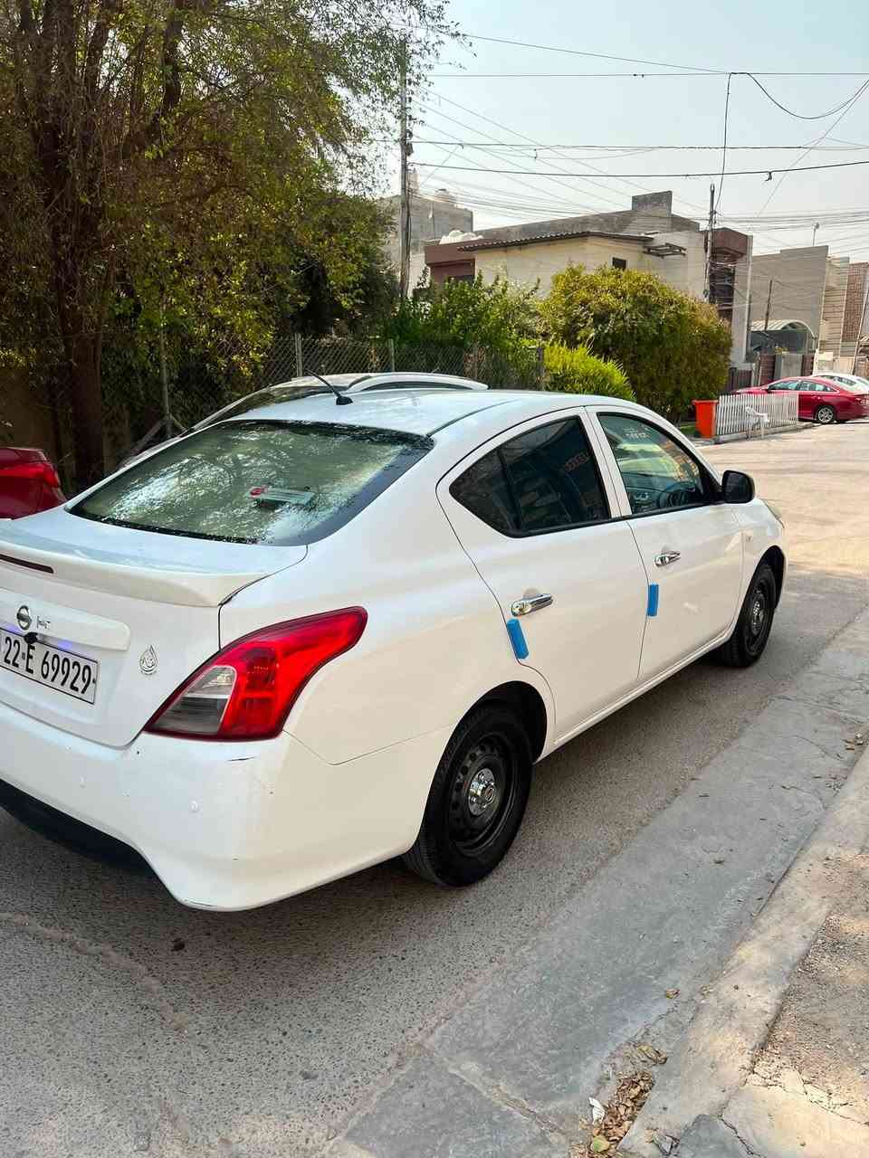 السلام عليكم 
نيسان سني 2020 رقم اربيل الدولي
السياره حلوه ونضيفه بدون قطره صبغ 
فقط بيها بارد بلباب الخلف السائق 
محرك كير نضيفات بلاديات تايرات جدد  
شاشه اندرويد حساسات خلفيه السياره نضيفه وحلوه 
 ماشيه 133 الف كم مكانها بغداد العامريه
السعر 110 وبيها مجال بسيط للاستفسار ***********
