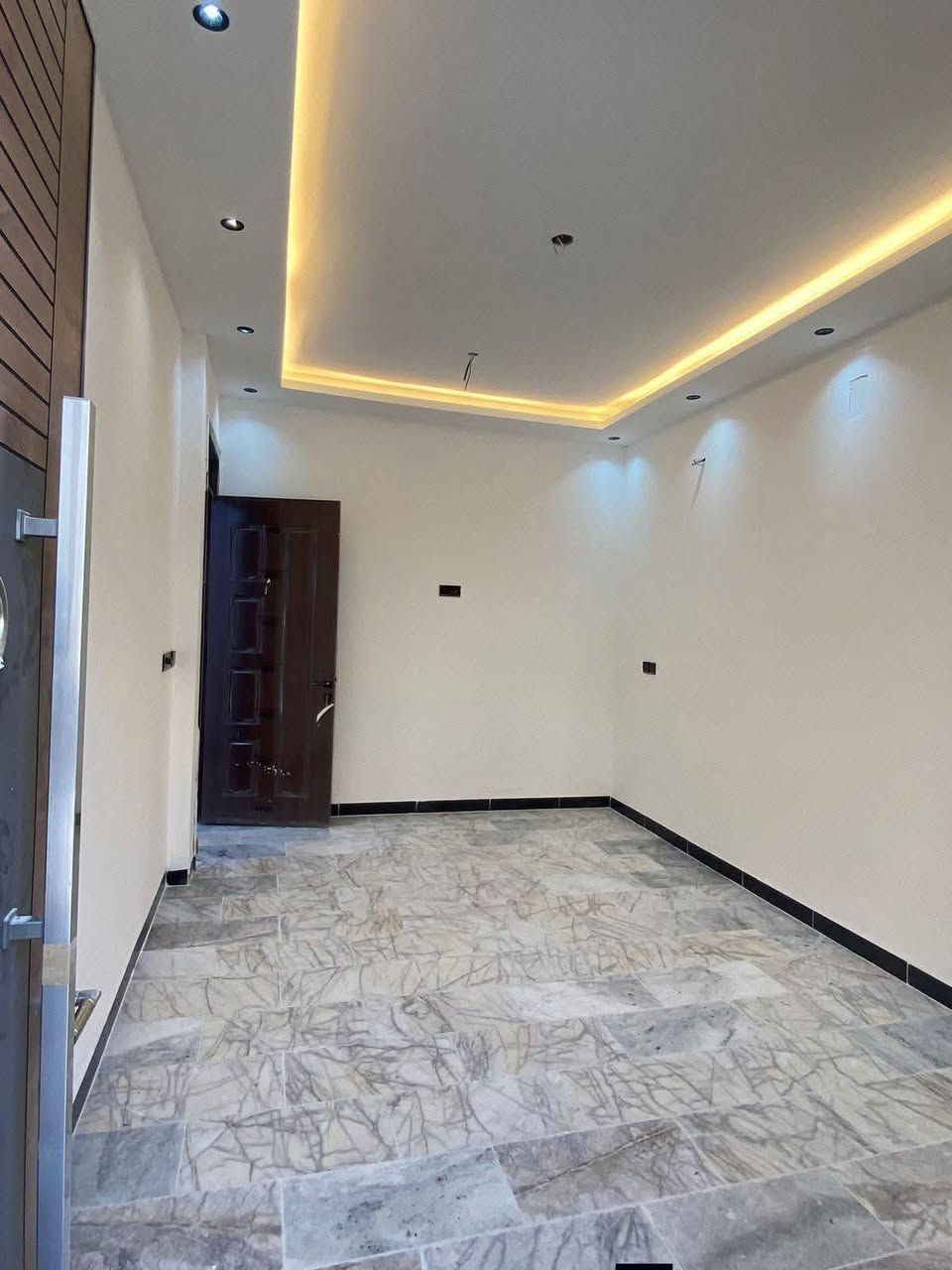 🔥 جدد منزلك الآن.. بأعلى جودة وأفضل الأسعار! 🔥
تعبت من الرطوبة وتبحث عن ديكور يعيش العمر؟

نقدم لك خدمات الصبغ والديكور المتكامل:

📌 جبس بورد: سقوف معلقة وديكورات جدارية بأحدث الموديلات.

📌 بوردكس: الحل النهائي للرطوبة والحرارة الخارجي والداخلي.

📌 سقوف ثانوية: تصاميم مودرن تمنحك إضاءة مخفية مريحة وفخمة.

📌 أصباغ حديثة: مواد أصلية قابلة للغسل ومقاومة للخدوش.

📐 شعارنا: الدقة في العمل والسرعة في التنفيذ.

💰 أسعارنا تنافسية وتناسب الجميع مع ضمان حقيقي على جودة المواد.

ونشتقل هم نضام اقساط

للتواصل ***********
