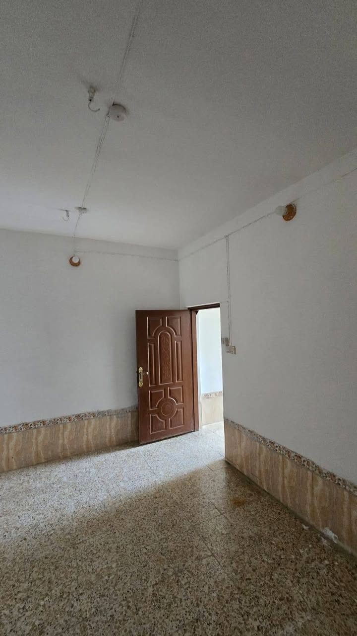 بيت للبيع في حي الوفاء المساحه 50 متر طابق واحد قريب السايدين الجامعه على شارع 20 مباشر صب مسلح للاستفسار/***********
