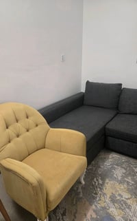 1_قنفه رصاصيه من ماركه ايكيا قابله للفتح وتتحول سرير 2_قنفتين مفرده لو...