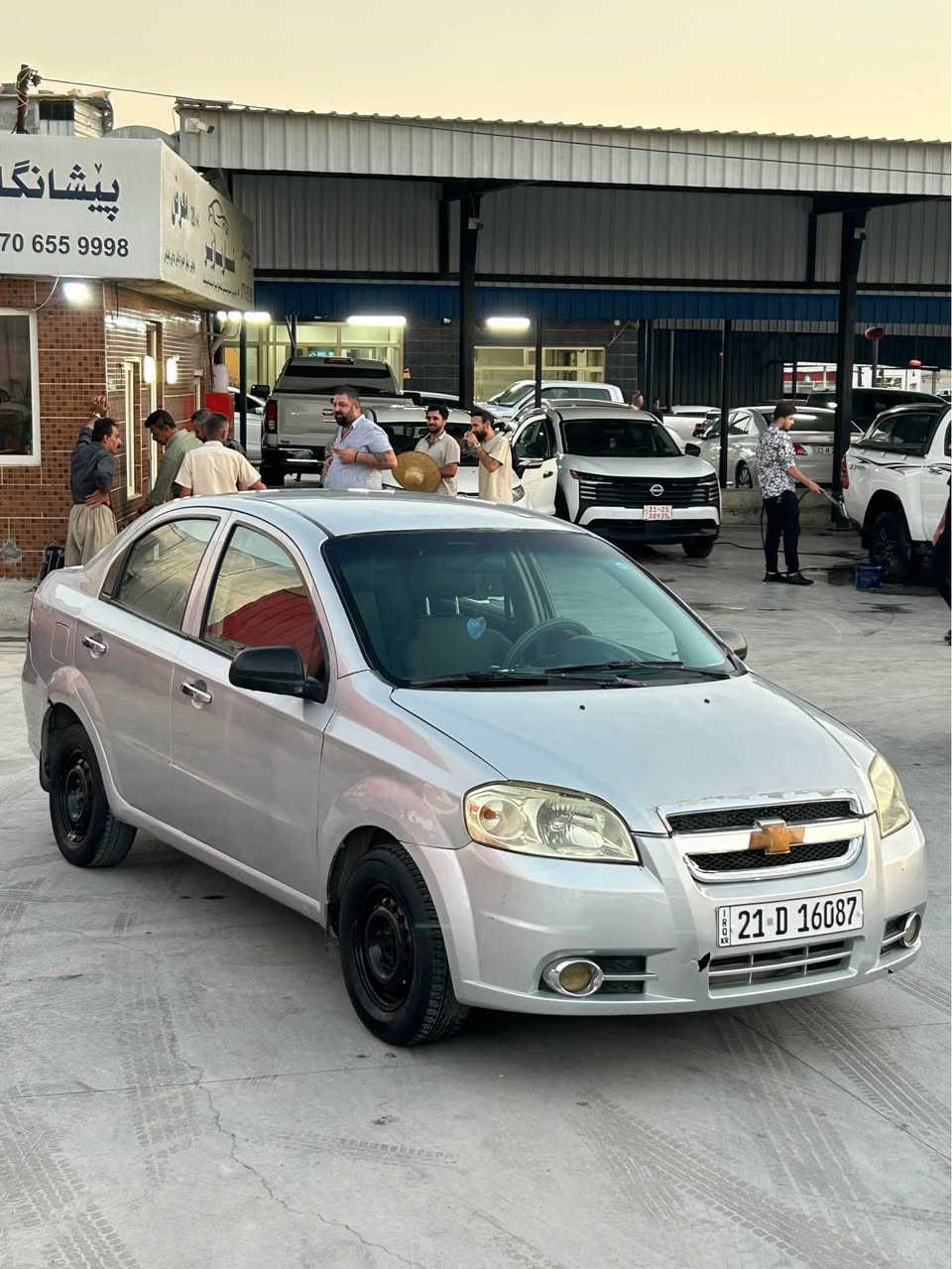 سڵاو 
شڤرۆلێت ئەڤیۆ 2007 گێڕ عادی 
گێڕ و مەکینەی بەشەرتی ١٠٠ فیتەر
چرکەی تیا نیە 
سەنەوی تازەیە تا 2030
حیزام نیە بە حیزام ئەفرۆشم پەڵە پەڵە بۆیاخی هەیە بەشەرتی سەقف ناوگرتنی نەبێ 
نرخ ٤٨$ و معامەلە 
*********** السليمانية, العراق
