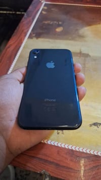 آيفون XR • اسود ٦٤ • مبدل شاشة
