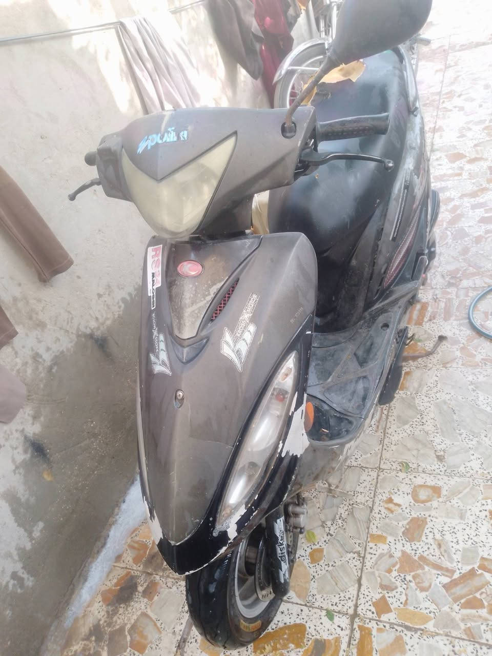 سلام عليكم  دراجه كامكو جي فور لبيع شغاله سلف كهربايات شغاله  هورن لايت كدام وره اشاير قفل سكان قفل جنطه قفل قبق بنزين شغال نضيفه دراجه مثل ماموضح بل صوره  دراجه مامفتوحه  مكاني نجف حي نداء شارع ستين ثاني قبل كليت كفيل  رقم *********** بي وتساب بي تصال سعر 270 بيها مجال
