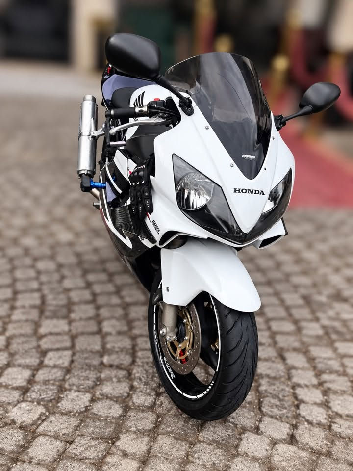 هوندا CBR F4i • 600 • جديده