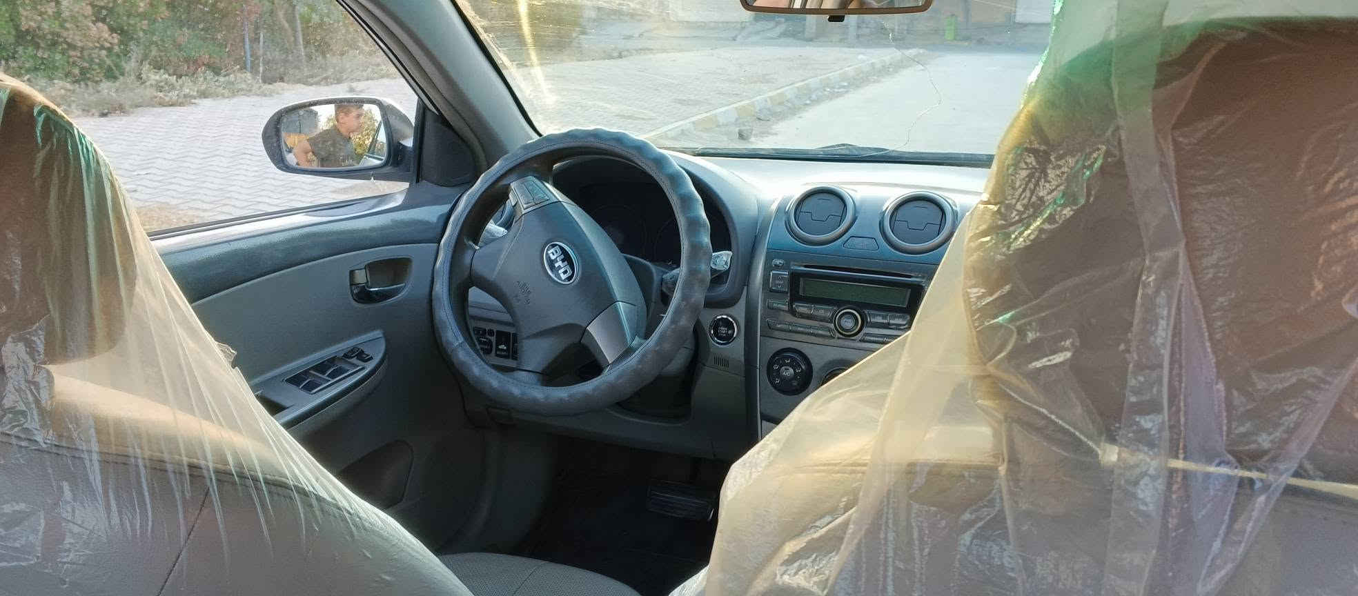 سلام عليكم سياره BYD للبيع موديل 2014 مكينه 18   اوتوماتيك شرط تحويل +بطاقه بانزين موجود سنويه 2024/12/1 رقم سليماني سعر 66بي مجال للسفسار اتصل على هذا رقم *********** خابر عل واتساب...
