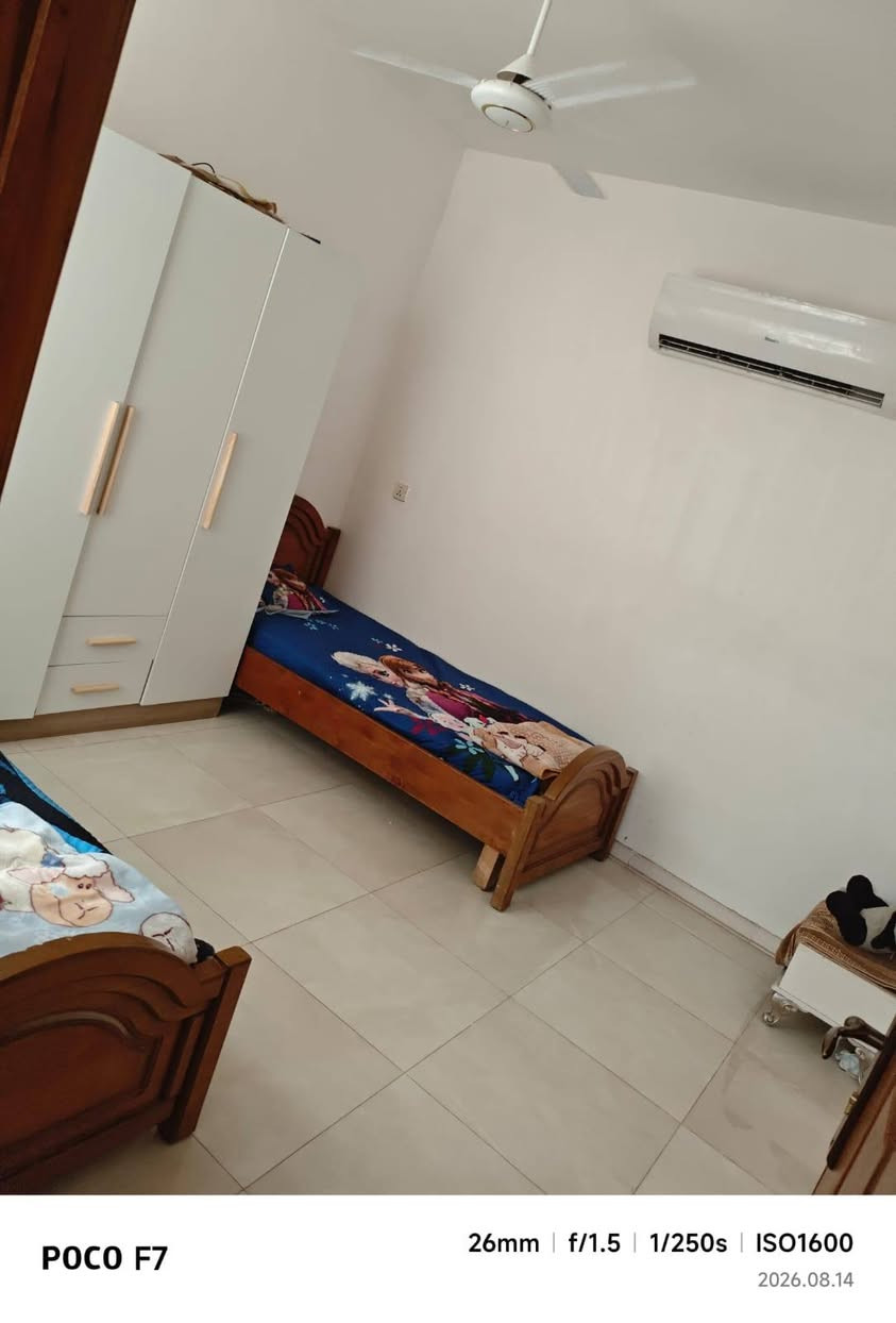 السلام عليكم بيت 150 متر مربع واجه 10 ونزال 15 بيت بناء 2024 رفت بناء درجه اولى طابوك جمهوري صب بم مركزي الكهربائيات السكف بواري الفنار والعقبه المي البواري ايطالي المجاري الامل الشري نضام التعليك  يتكون البيت غرفتين منام وحده ماستر 6*4 والثانيه 3*4 هول جبير صاله 6*5 مطبخ 4*4 حمامات عدد 2 مناور عدد 2 البيت مطلوب اسكان موقع البيت محموديه حي بدر قرب المدرسه الصينيه قيمه البيت 150 مليون من ضمنهن قرض الاسكان بامكان المشتري يحول القرض باسمه باقي من القرض مال اسكان 48 مليون ***********
