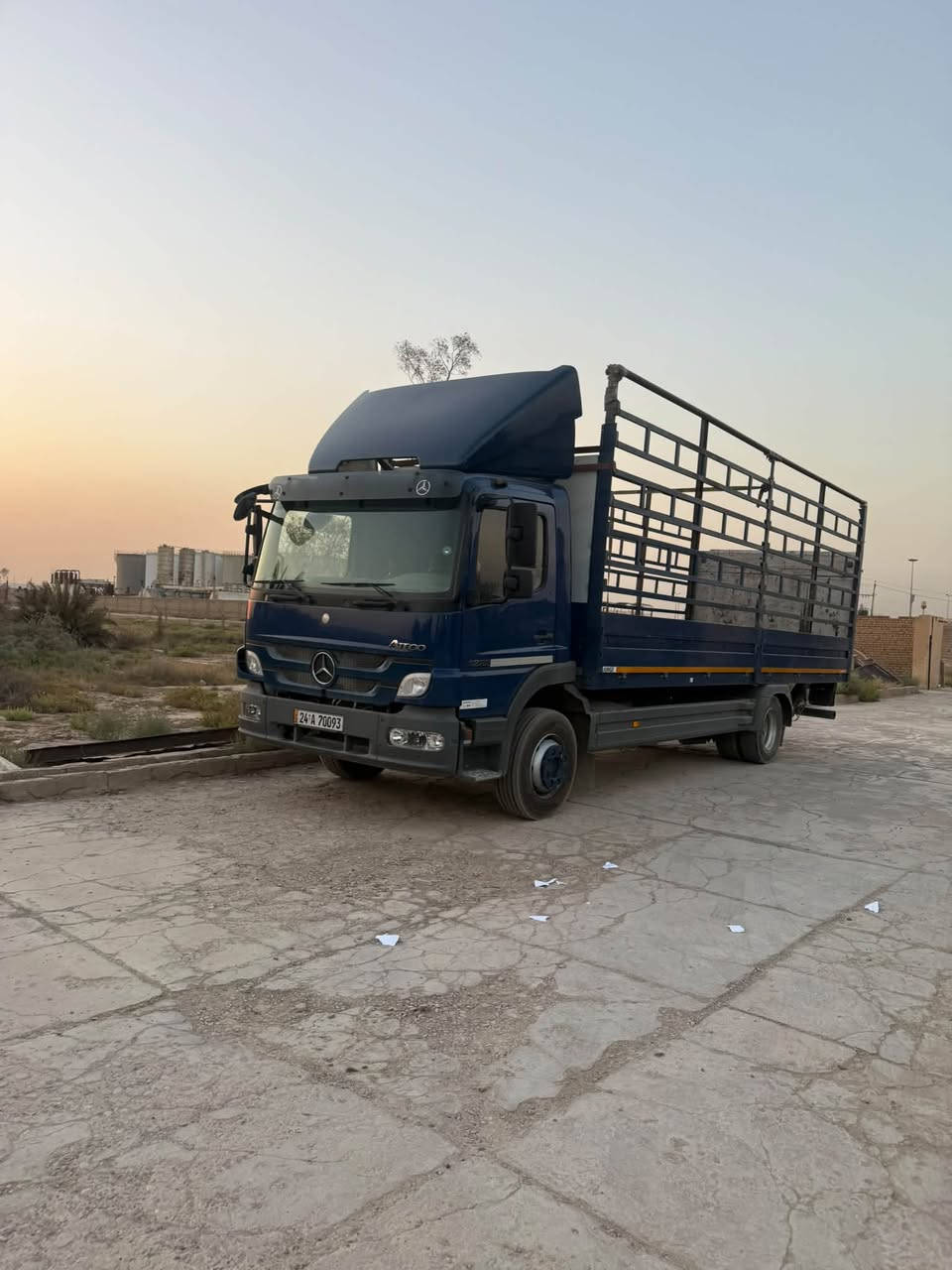 السلام عليكم اتيكو للبيع موديل ٢٠١١طول سبعه وربع ٨ برغي ١٢٢٢ سياره جاهزه مجموعه اكتروز ***********
