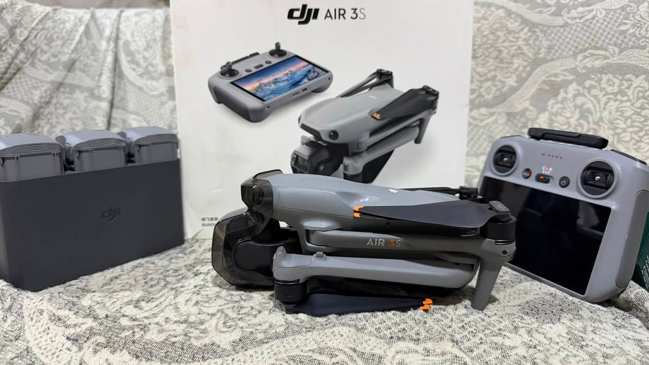 درون dji Air 3s نظافة فول الفول استخدام جدًا جدًا جدًا قليل
كامل ملحقات 
السعر 
مليونين 
للتواصل 
***********
