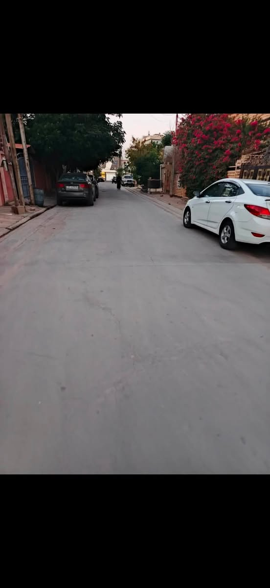 داران للايجار كبير وصغير ساحه طيران قرب صدلية ايليول ***********
