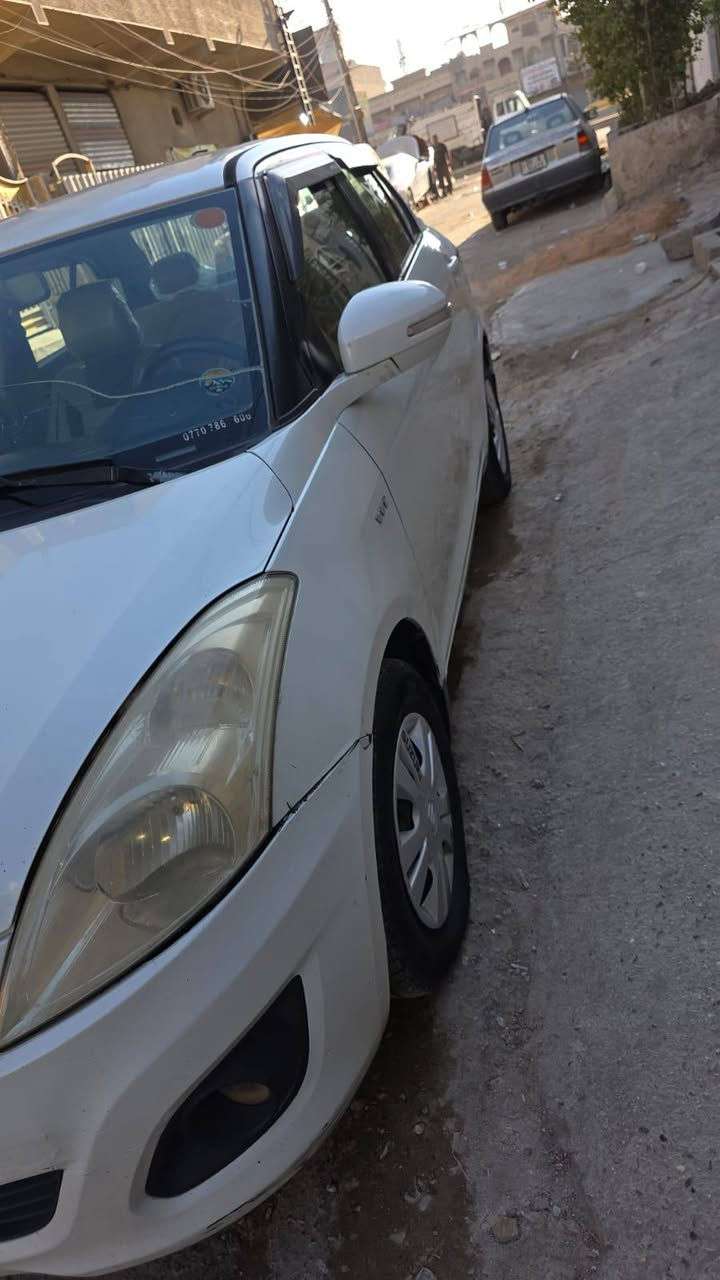 السلام عليكم 
بيع فقط 
سازوكي سويفت دزاير 14 بسمي تحويل ثاني يوم السياره تحتاج ترتيب بسيط 
 السعر 58$
***********
