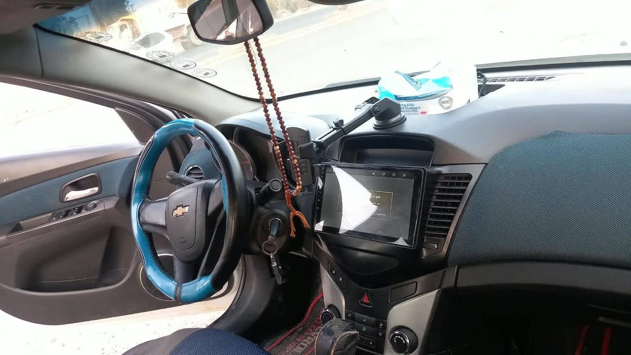 السلام عليكم
كروز شوفرليت امريكي بيع سريع السعر 62 وبيه مجال 
***********

