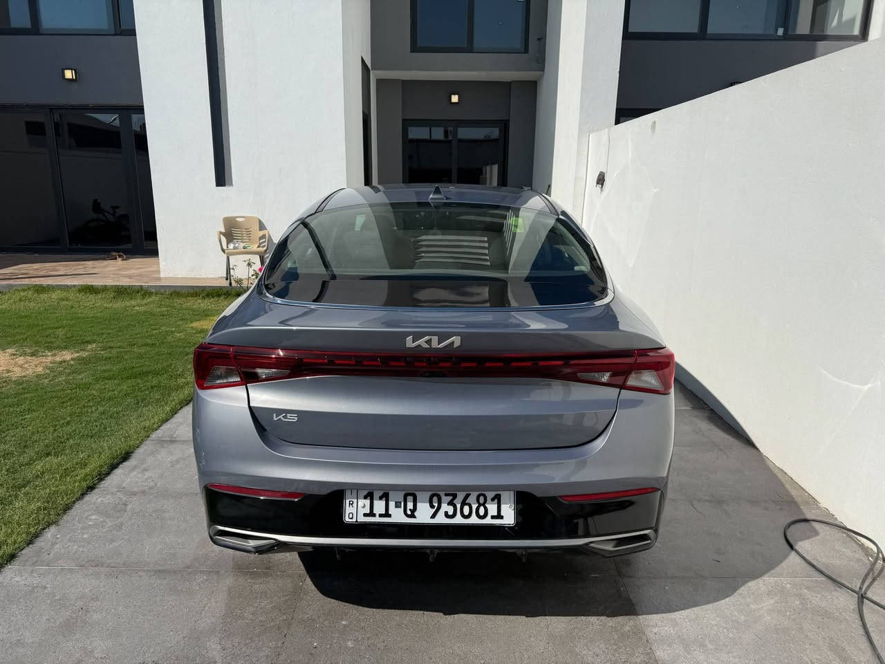 السلام عليكم
 نوعKia k5 2023 LXS
السيارة ماشية90الف كيلو 
اللون رمادي غامق لامع
السعر المطلوب 139 ورقة وبيها مجال للمشتري

✅المواصفات 
✅محرك 1.6T جدا نضيف
✅كير اوتوماتيك 8 سرعات 
✅رادار امامي خلفي
✅مستشعر وقوف
✅كامره خلفية
✅اوتو هولد دكمه
✅سايد بريك دكمه 
✅وضع قادرة
✅مثبت سرعة
✅بصمة تشغيل عن بعد وفتح الصندوق
✅ابل كاربلي
✅اندرويد اوتو
✅شاشة وسطية وشاشة قرائة للسايق
✅حساس ضغط الاطار
✅مصابيح أمامية لد مع الضوء العالي التلقائي
✅مراقبة النقطه العمياء
✅تبريد امامي فقط 

السيارة جدا حلوه ونضيفه وخاصه الكير والمحرك كلش نشطات وامداريها بالبانزين المحسن والدهن

للتواصب واتساب ***********
