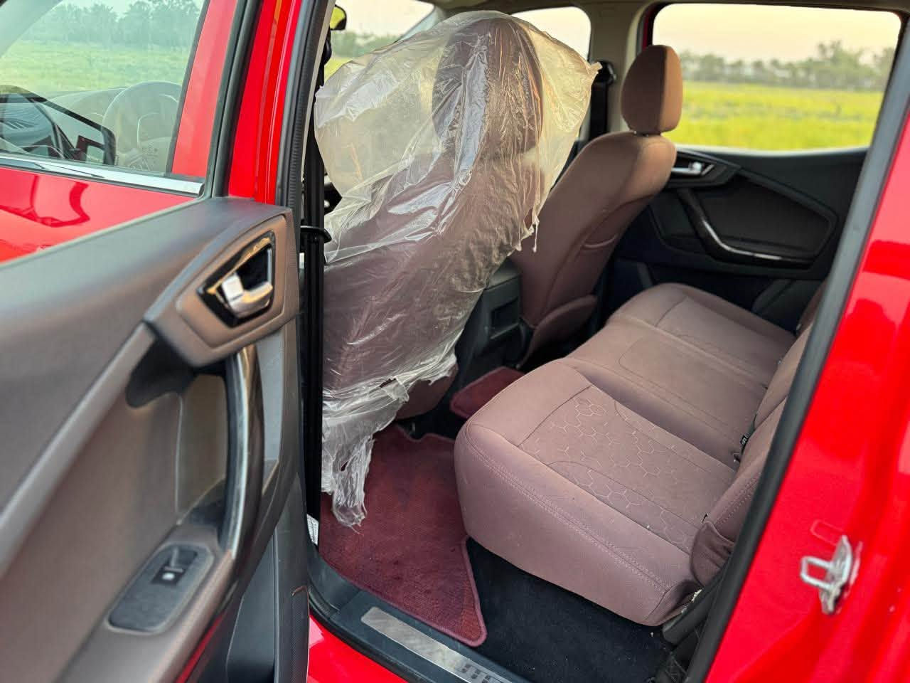 السلام عليكم
لبيع بيكم صيني موديل 24زيرو 

ألون احمر رقم بغداد بسمي 

ماشيه 800سعر 120وبيها مجال 

مكفوله كفاله عامه ***********
