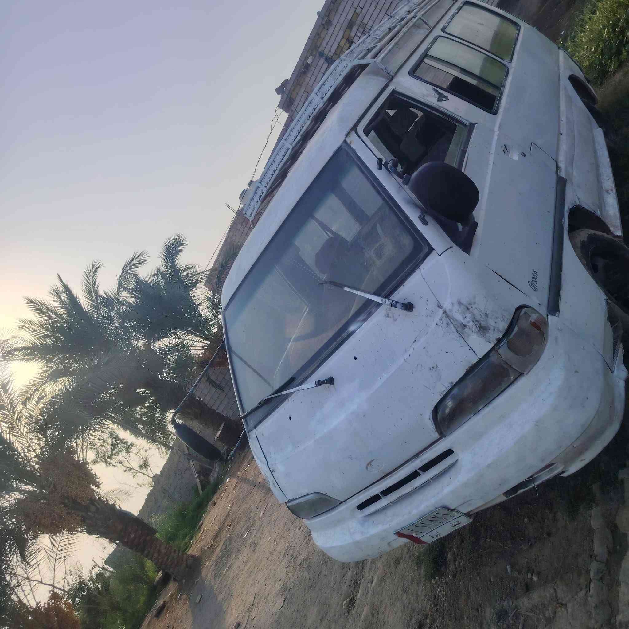 السلام عليكم للبيع هونداي سعر 15ورقه شغله تريد مداور او وكله خط بيه مكان نجف رقم الهاتف ***********
