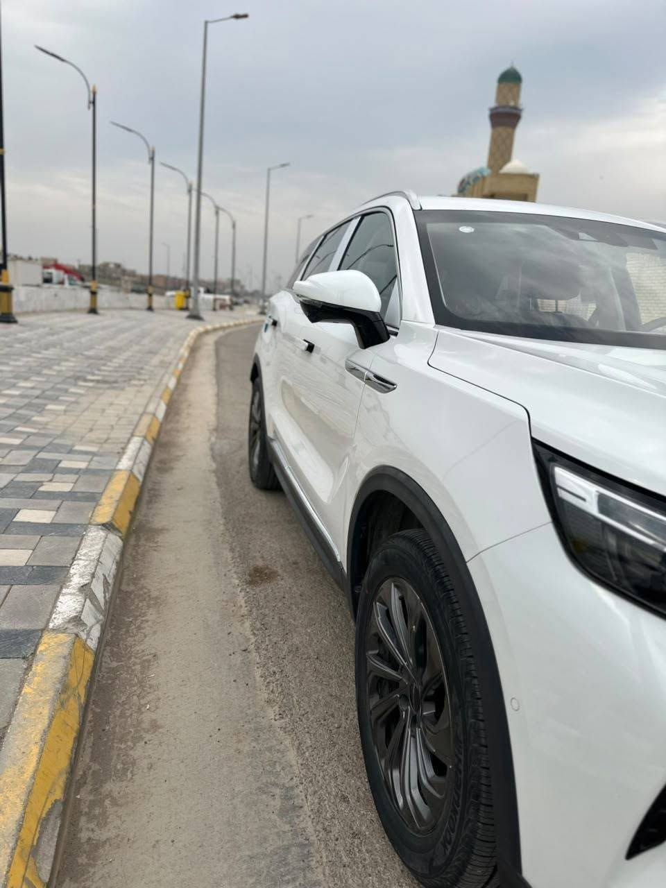 كفالة عامة موديل 2025
رقم واسط 
BAIC BEIJING. X7 
ممشاها 13 الف زيروو
محرك ميتسوبيشي ياباني 1500 تيربو
الگير من شركة ايسن اليابانيه 
نظام التعليق من شركة مرسيدس بنز 
كامرات 360 درجة
تدفئة تبريد كشنات وستيرن 
كشنات جلد 
اضاءة مخفية بالدشبول مع الأبواب 
جنطة كهرباء 
ثلاث شاشات 
شاشة دشبول وشاشة للتحكم وشاشة تبريد 
مكان السيارة واسط (الكوت)
مكلف بالنشر ... 
للاستفسار اكثر الاتصال على الرقم 
***********
