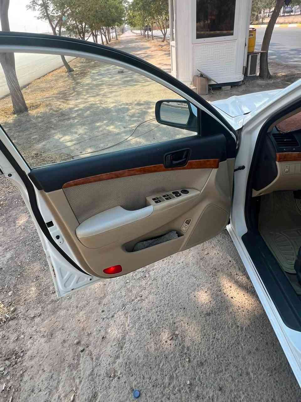 سلام عليكم اخوان عندي سوناتا 11 فول 1على1 فتحه شفط وهواي مواصفات رقم بغداد مشروع وطني سنويه 28 سيارة حلوه ونضيفه محرك 2000الي عرضه 110 وبيه مجال  بيه6 قطع اني ابيع احزام والسونار بلمنشور واني خادم ال يريد يتواصل يدك ع هذا رقم ***********  جماعه 100 لادك فدوه

