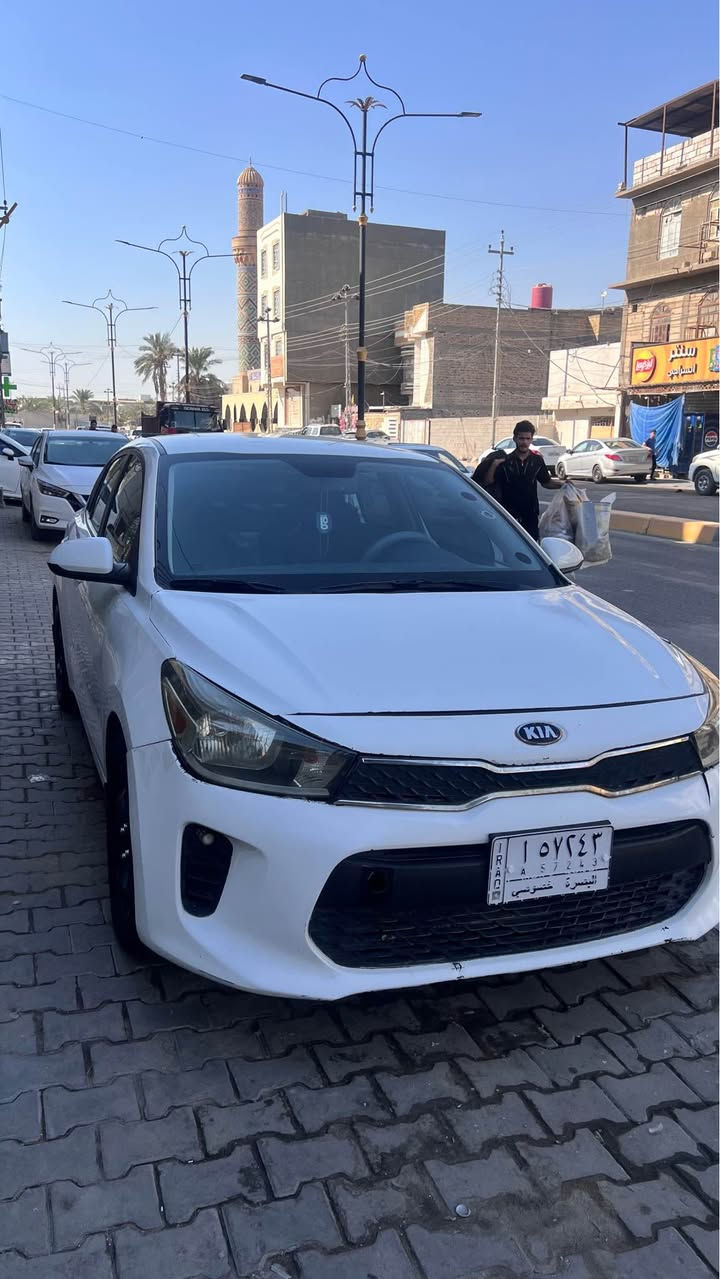 كيا ريو موديل 2020 للبيع او مراوس 
وارد امريكي رقم بصرة  باسم معوق سنوية تنتهي بسنة 2028انطيك رقم المعوق تتفاهم ويا على وكالة
السيارة جاهزة 
مكينة كير حدادية تبريد شرط الفحص

شاشة كبيرة ابل كار بلي
تحكم ستيرن 
سبورت 
تثبيت مسار 
كامرة خلفية بلاد 
للبيع او مراوس سوناتا او حسب القناعة 
عنواني البصرة السراجي للاستفادة اكثر اتصل 
*********** البصرة, العراق
