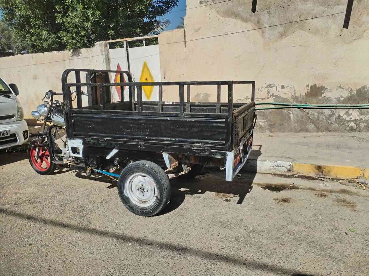 سلام عليكم ستوته لبيع مديل 14 رقم اسود سنويه ضايعه ابيع كلك شاصي نضيف محرك نضيف كهربايات عايزه فقط باتري السعر 600 وبيه مجال ***********.... مكان  #الرميثه_حي_المهندسين

