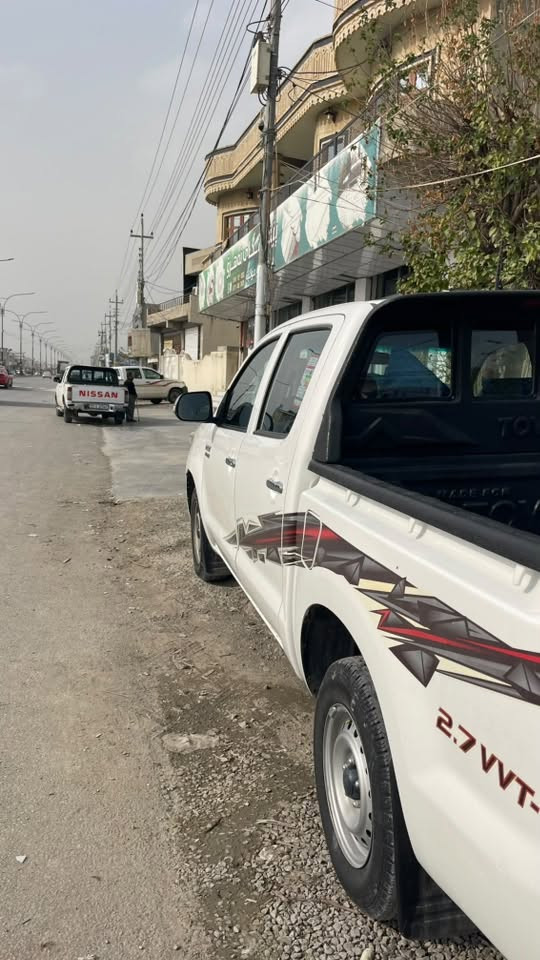 هايلكس ٢٠١٣ • نظيفه • ٣ قطع صدأ