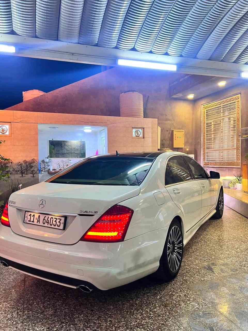 للبيع أو لمراوس حسب القناعة
مارسيدس اس كلاس - S-Class موديل 2009، تحديث2013 (كامل AMG)

 • حجم السيارة: S350

 • وارد خليجي وكالة باجكير

 • رقم بغداد الجديد

 • السيارة بحالة ممتازة، ماشيه حقيقي 150.000 كم فقط

المواصفات:

 1. فتحة سقف بانوراما بتقنية طكتين

 2. بصمة تشغيل

 3. خمسة بصمات للأبواب

 4. جنطه كهربائية

 5. أبواب شفط

 6. كراسي كهربائية مع تدفئة، تبريد، وخزن ميموري

 7. ستيرن كهربائي

 8. جكات صعود ونزول

 9. خمس بردات

 10. باب رئاسي طويل

 11. كراسي منفصلة VIP

 12. حساس أمامي وخلفي

 13. مرايا شفط + قلاب +  كاربون فايبر أصلية

الصيانة:

 • مكينتها جديده جداً

 • الكمبيوتر (الكيّر) جديد 

 • تم تبديل تخم الجوبلس وكالة

 • تخم ويل وتخم تاير 

بيها الجاملغات الاماميه تبديل سبب التحديث والجاملغ الخلفي صبغ 

السعر:215 ورقه 

المكان: واسط - الصويره 

للاستفسار أو التفاصيل: يرجى ***********
