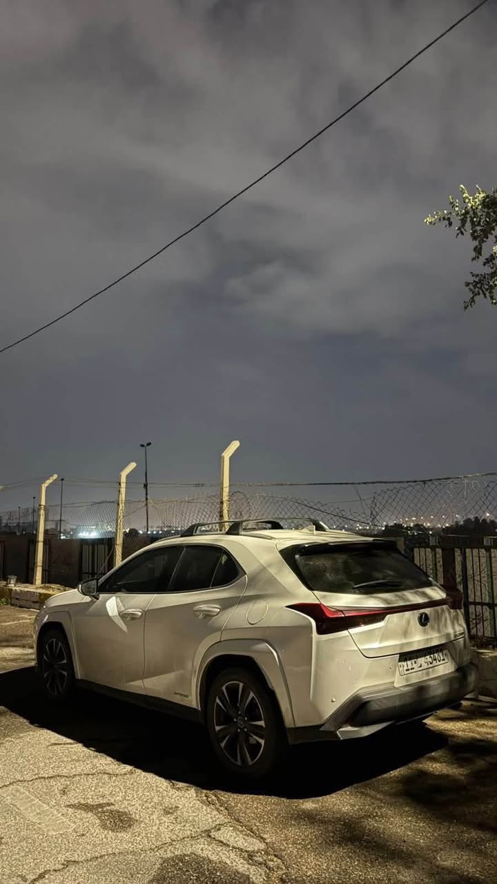 لكزس ux250h 2022
محرك 2000 هايبرد 
سيارة نظيفة حيل وارد امريكي 
حادثهه بنيد مبدل فقط 
الباقي كفالة سياره تخبل اقتصادية ورزنه ومواصفات 
سعرهة 190 مكانهة بالسيدية
***********
