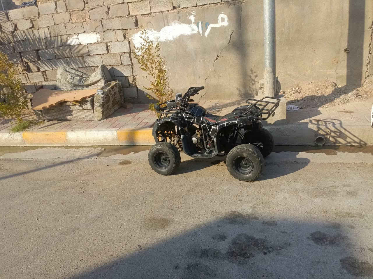 سلام عليكم دراجه رباعيه نضيفه كلش سعر 300 الف مكاني رمادي رقم تليفون ***********
