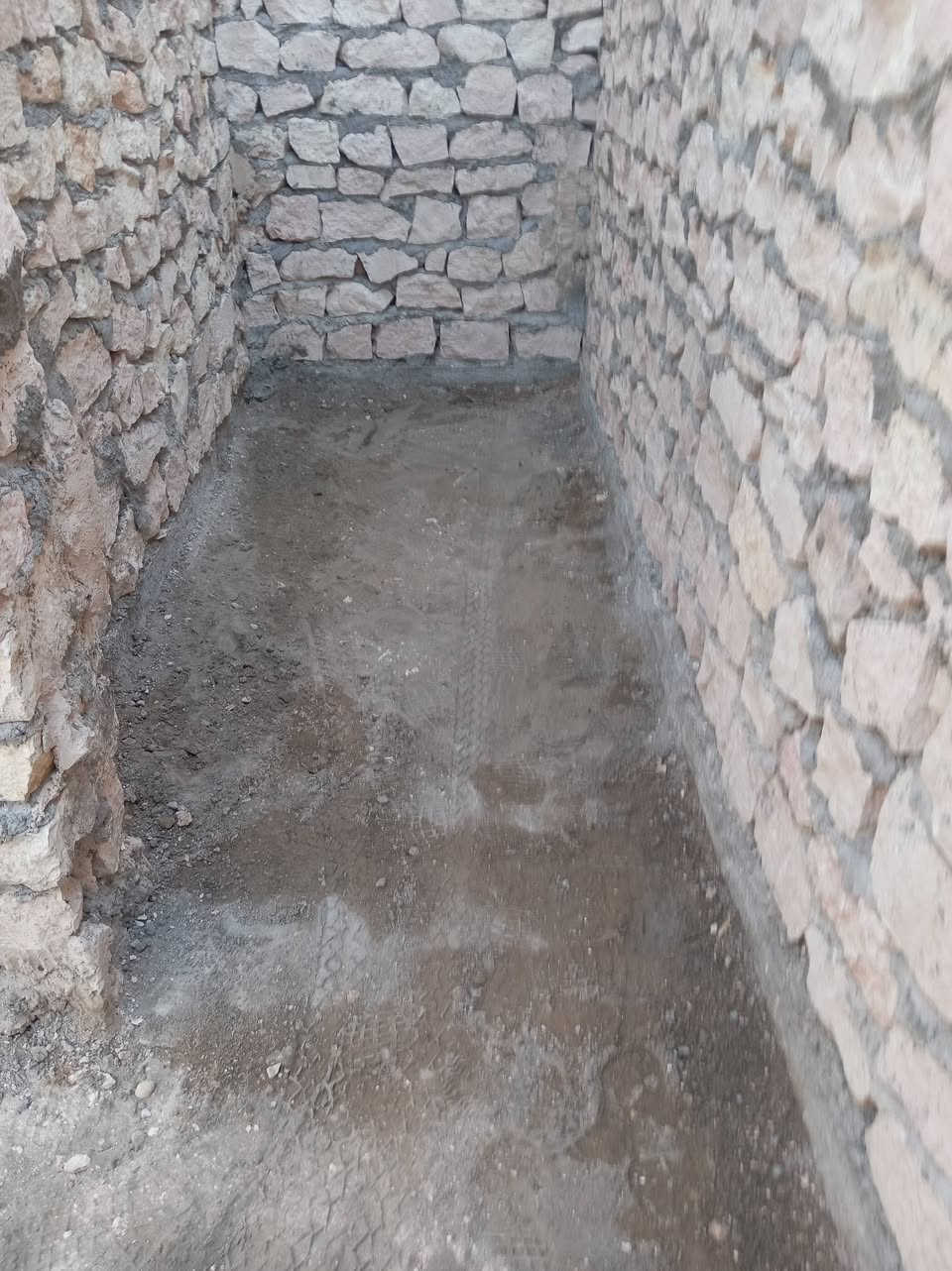 سلام عليكم  / يوجد كادر عمل جاهز/ تصعيد مواد/ تنضيف بيوت/ تفليش/ تكشيط/ تنضيف حدائق/ دفن نهري  / شقلنه ليل ونهار   /ومعداتنه جاهز/ ماعليك بس تصال على رقم  /    ***********
