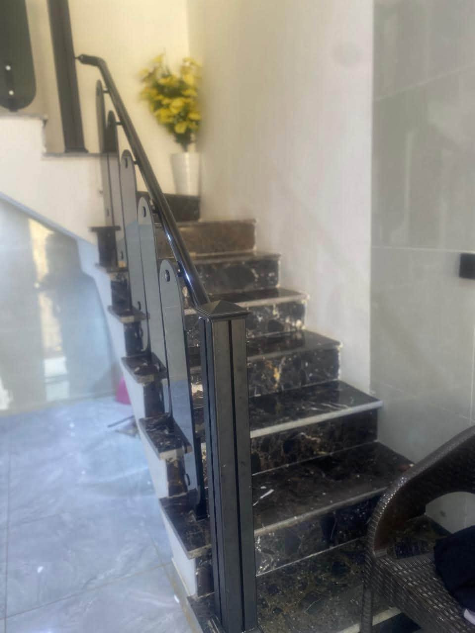 سلام عليكم
للبيع دار سكني 🏘️بناء  حديث لسنة 2026  

📍 الموقع: الدوره مدخل البوعيثه حي السلام 

🔹 مساحة الدار: 100 م²
🔹 الواجهة: 10 × 10 م

يتكون الدار من:
✔️ صالة واسعة
✔️ استقبال واسع 
✔️ مطبخ
✔️ غرفتي نوم
✔️ (3) حمامات

📞 للاستفسار والمعاينة يرجى الاتصال على الرقم: (***********)

