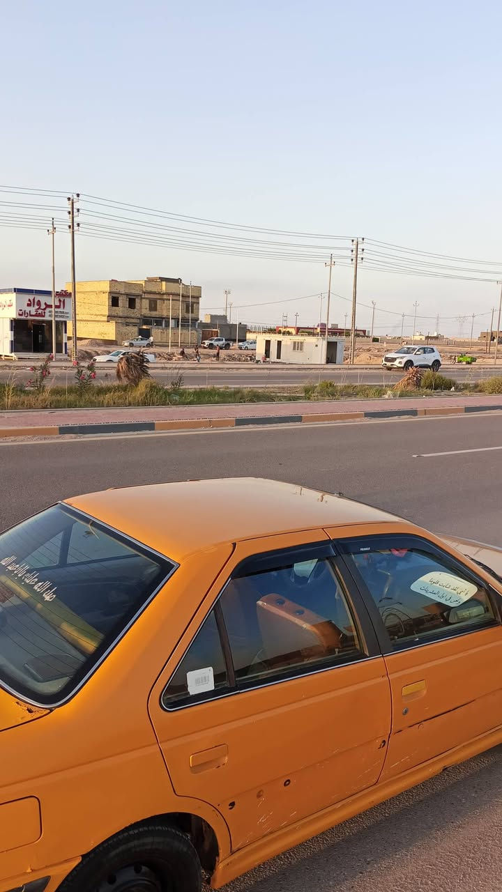 سلام عليكم سيارة بيجو بارص مديل 18 للبيع كهربائيات شغاله بدون خياسات سيارة بصرة سعرها37وبيه  رقم راعيه ***********
